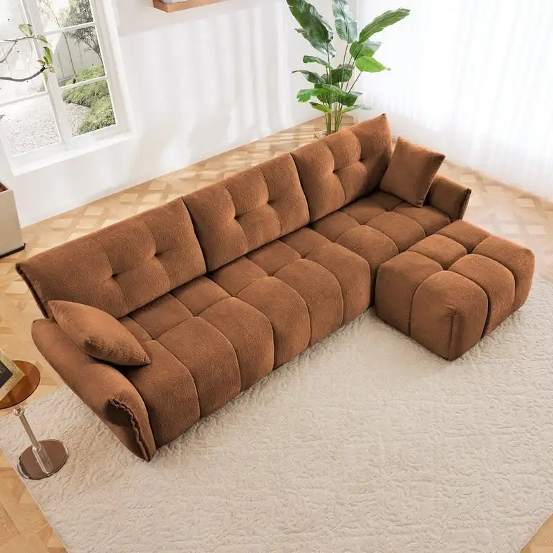 110,2 Canapé trois places en chenille, 1 pouf