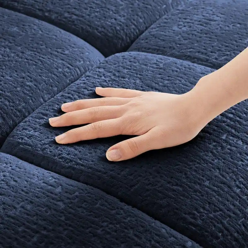 110,2 Canapé trois places en chenille, 1 pouf