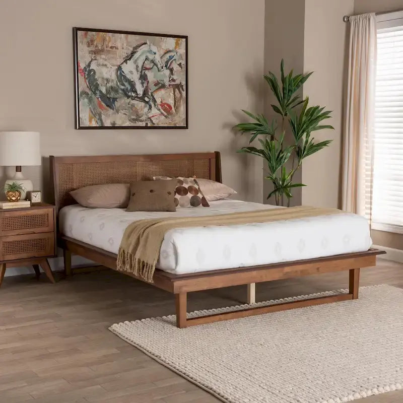 Lit plateforme en bois fini noyer brun de style Mid-Century Modern