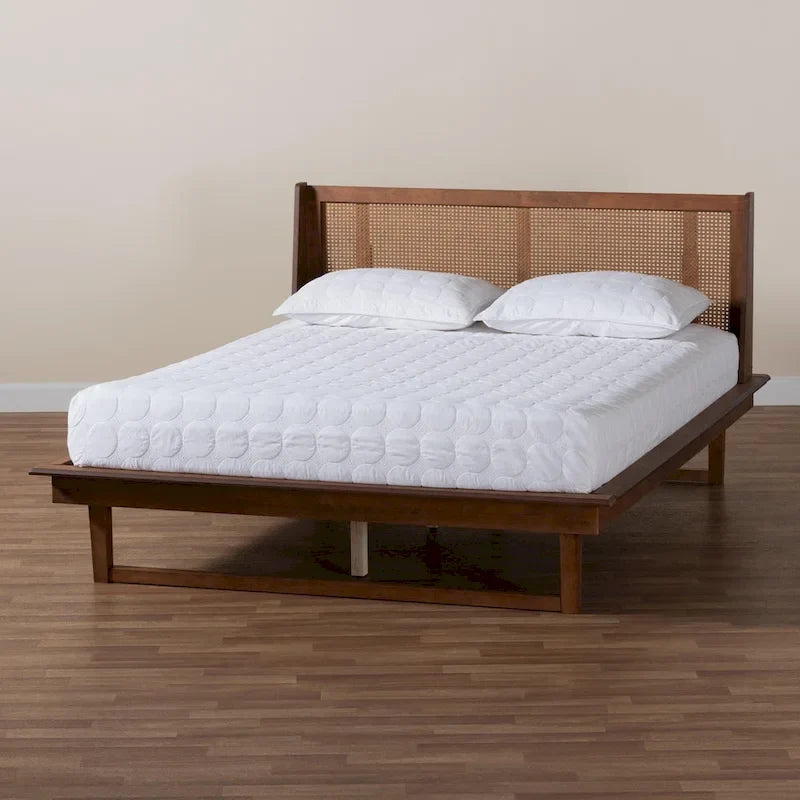 Lit plateforme en bois fini noyer brun de style Mid-Century Modern