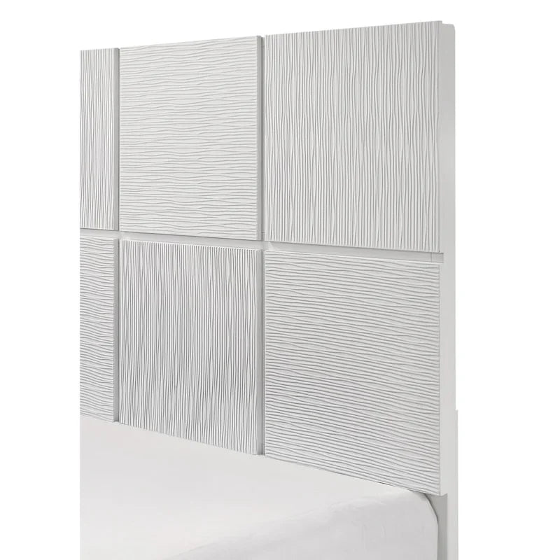 Chambre à coucher 5 pièces avec panneaux blancs
